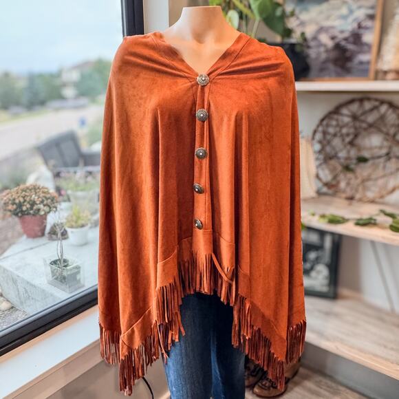 Ver'e'ne, Super Soft Western Brown Poncho w/ Fringe and Decorative Buttons, OSFA - Picture 10 of 11